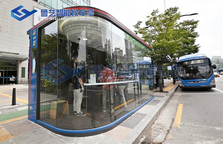 建設智能新穎的候車亭現在是很多城市發展的趨勢