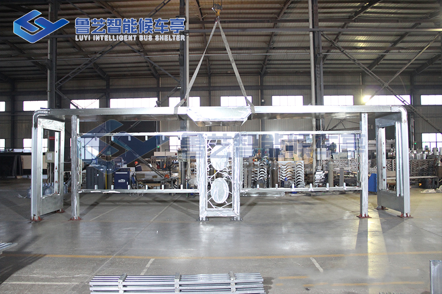 公司對河北邢臺客戶訂購的候車亭進行首件試裝評審